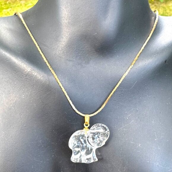 Vintage Avon Glass Elephant Pendant Necklace On Gold-Tone Chain For Women - Picture 2 of 7